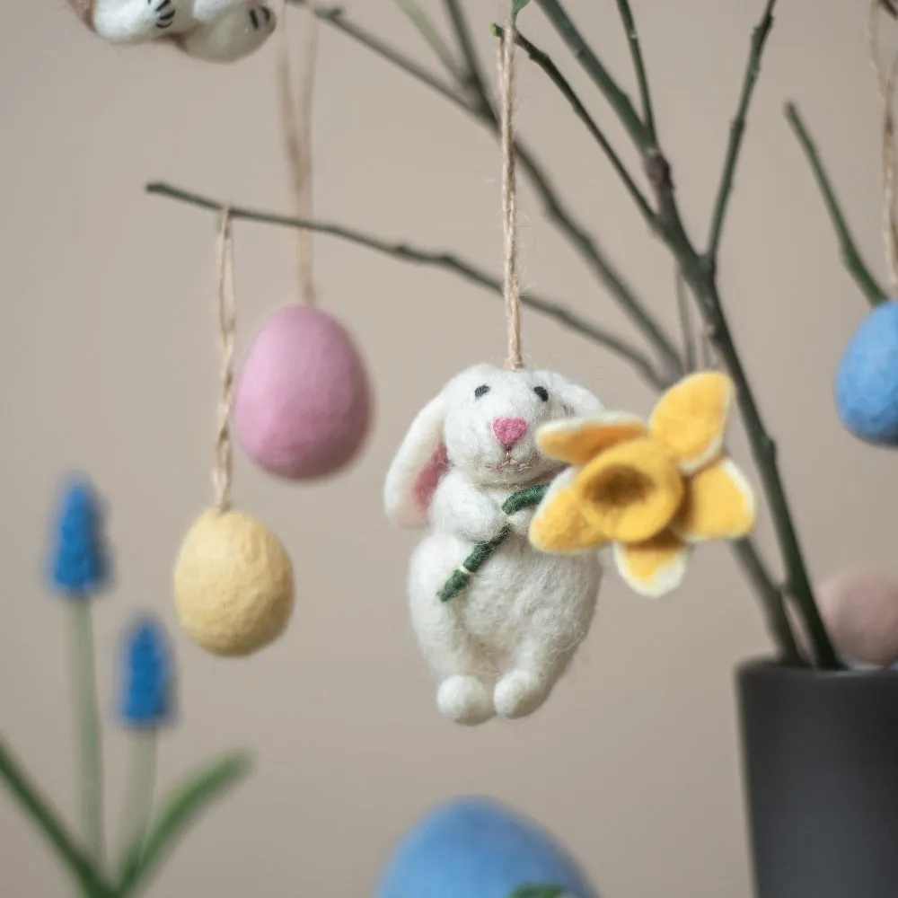 Bunny ornament with Daffodil