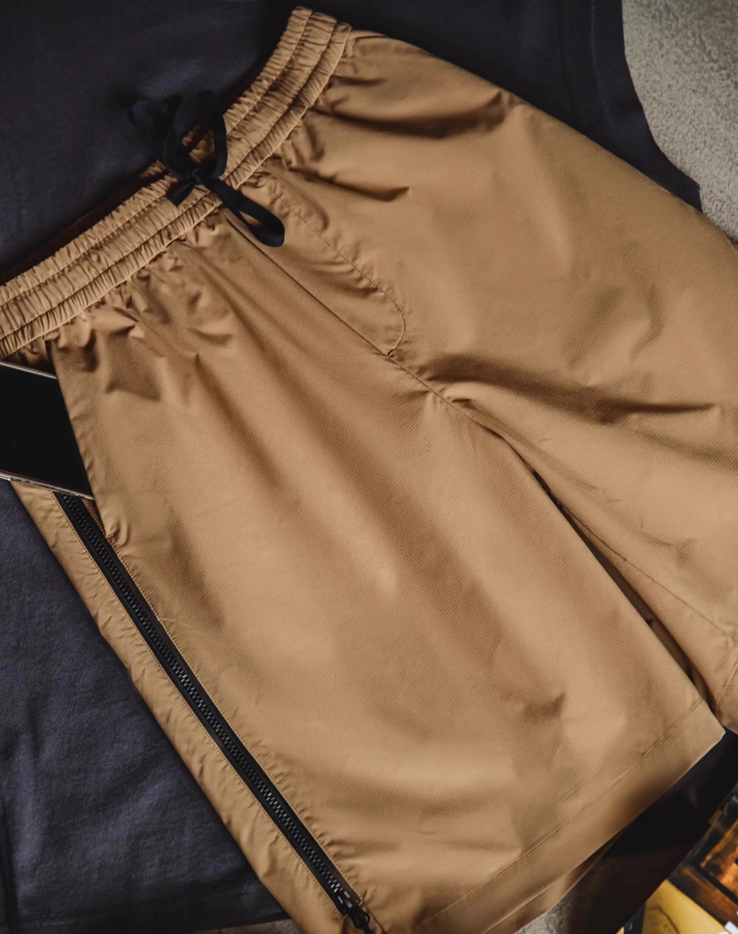 Mountain Contrast Color Splicing Zipper Functional Men's Shorts