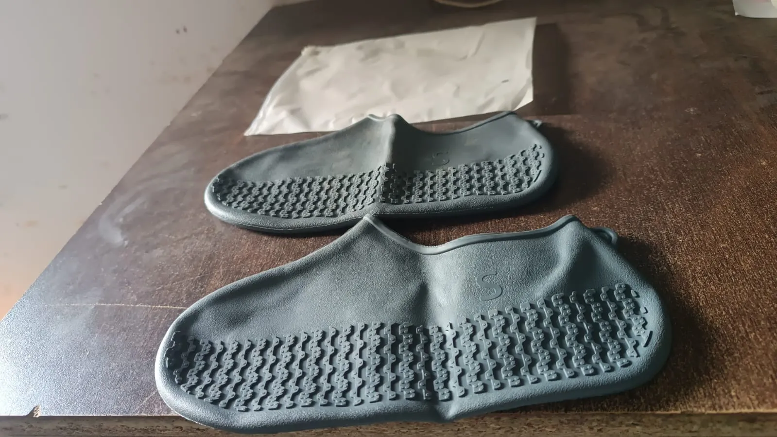 Non-slip Silicone Waterproof Rain Shoes Covers (Small)