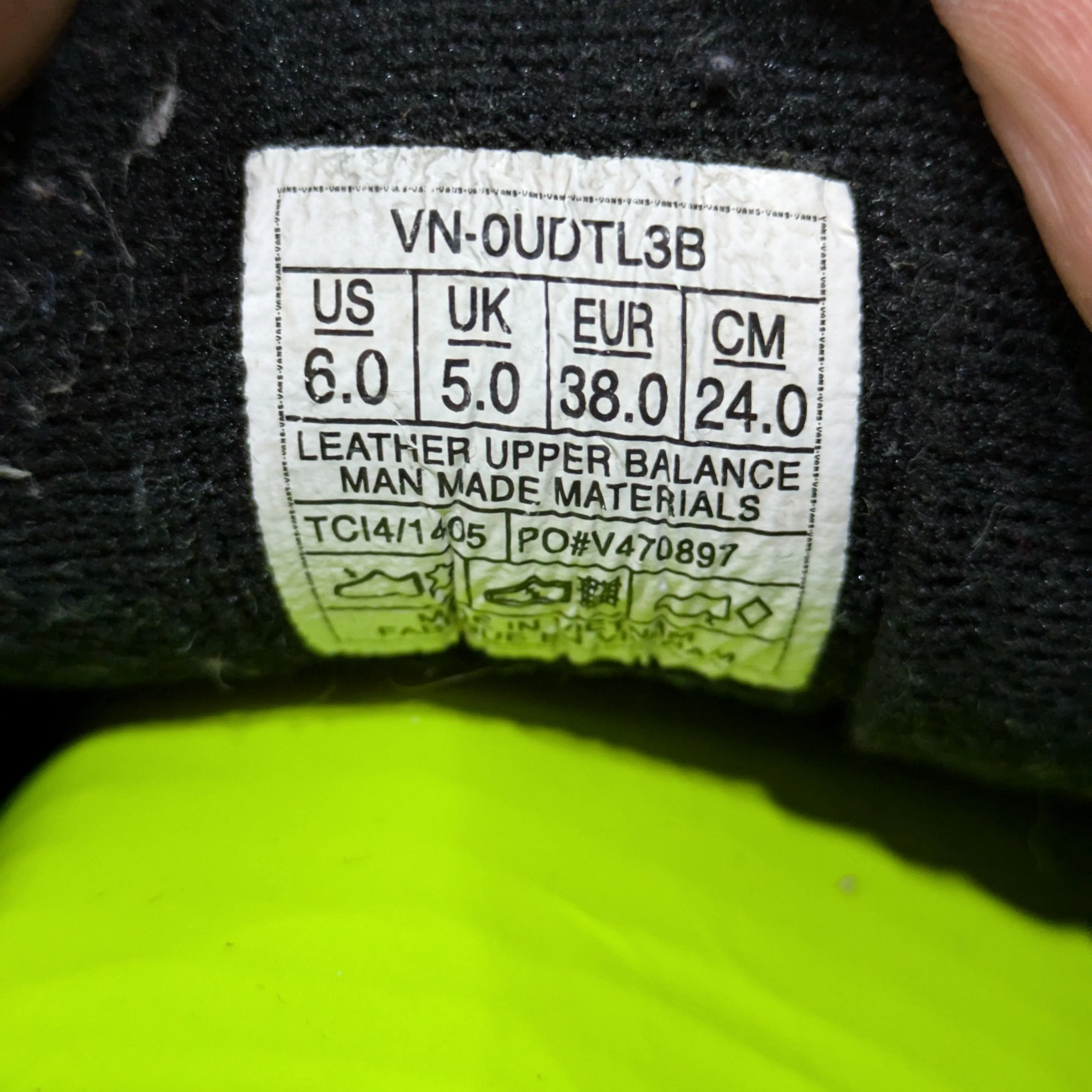 Vans Selden Tumble Leather in Black Size UK 5 / EU 38 / US 6
