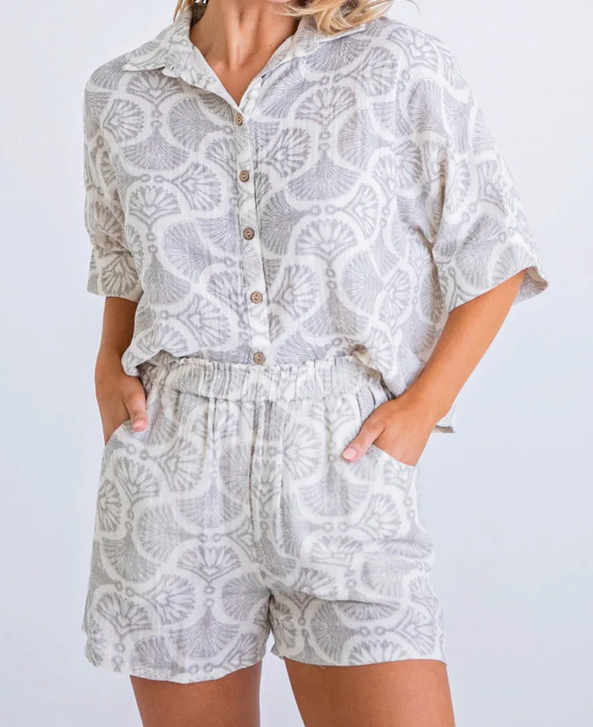 VINTAGE FAN BUTTON UP TOP