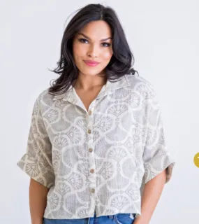 VINTAGE FAN BUTTON UP TOP